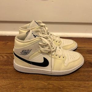 Wmns Air Jordan 1 Mid ‘Coconut Milk’.